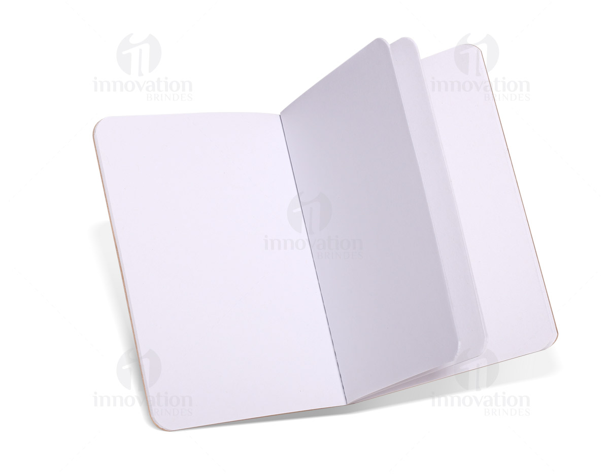 Caderno B7 com 30 folhas não pautadas de papel reciclado e capa em cartão. 93 x 125 mm