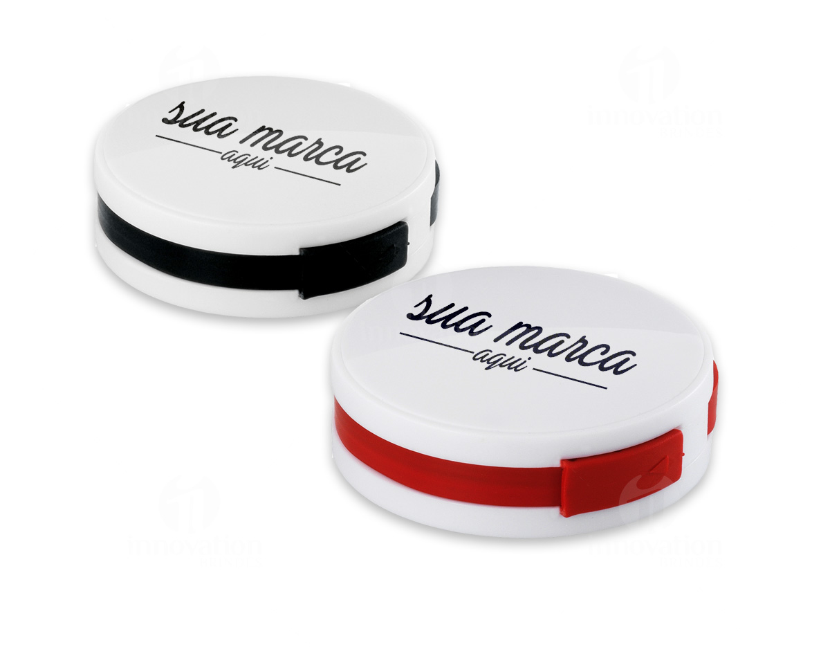 Hub USB 2.0 em ABS com 4 portas.