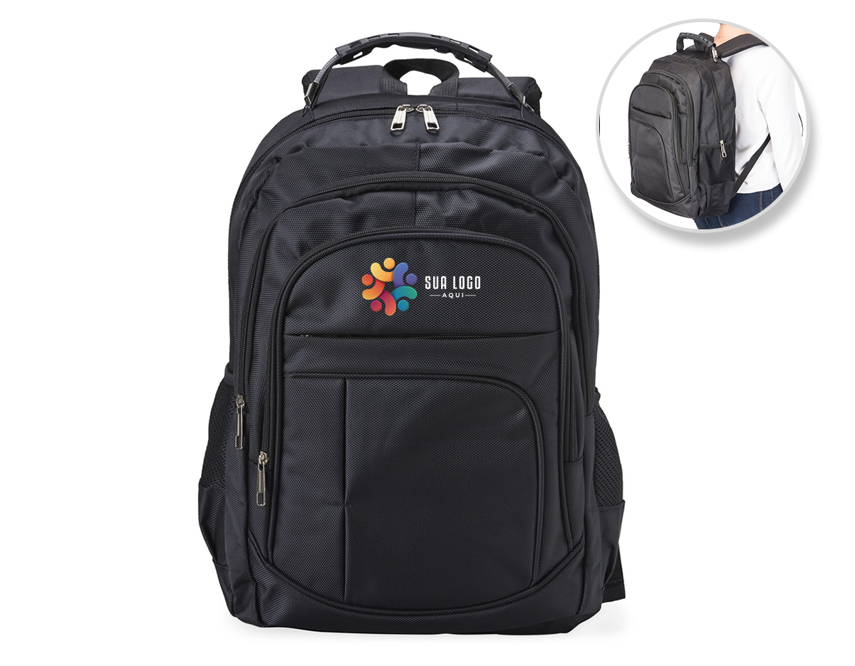 Mochila de nylon com capacidade de 30 litros, composta por quatro compartimentos, incluindo bolso interno acolchoado para notebook de até 15,6". Possui bolsos laterais em malha, duas alças de mão e parte traseira com revestimento espumado para maior conforto. 