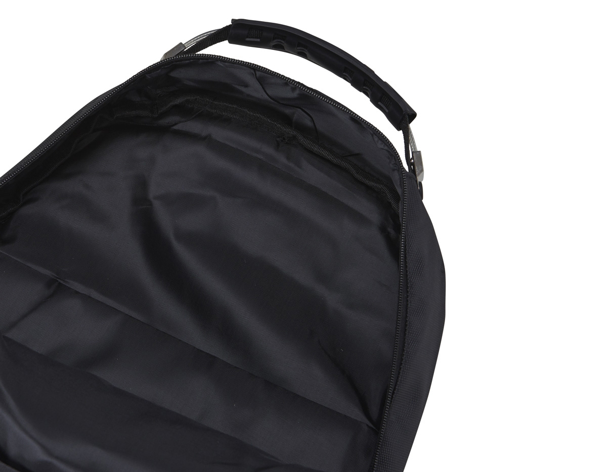 Mochila de nylon com capacidade de 30 litros, composta por quatro compartimentos, incluindo bolso interno acolchoado para notebook de até 15,6". Possui bolsos laterais em malha, duas alças de mão e parte traseira com revestimento espumado para maior conforto. 