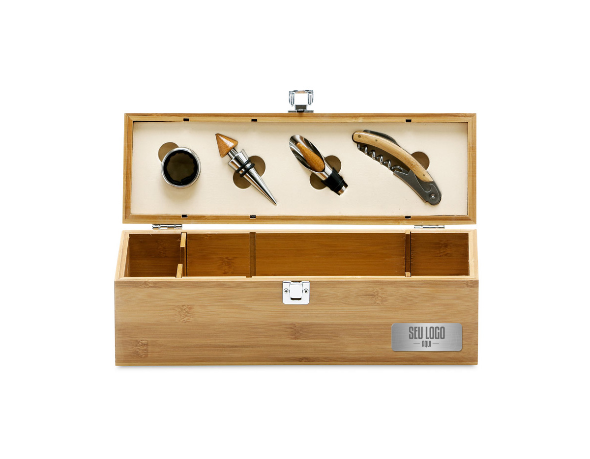 Kit vinho em bambu e zinco. Com Saca-rolhas com canivete de sommelier, gargantilha, salva-gotas com tampa e rolha.