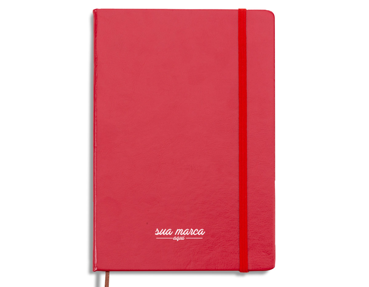 Caderneta tipo moleskine couro sintético, marcador de página em cetim e fita elástica para fechar. Contém aproximadamente 78 folhas amareladas sem pauta.