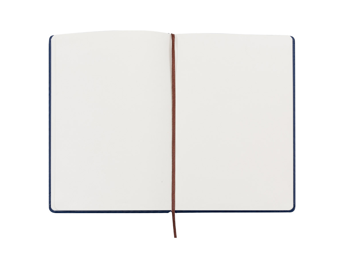 Caderneta tipo moleskine couro sintético, marcador de página em cetim e fita elástica para fechar. Contém aproximadamente 78 folhas amareladas sem pauta.