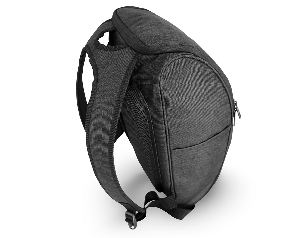 Mochila para notebook. 600D de alta densidade. Compartimento com 2 divisórias almofadadas para notebook até 15.6'' e tablet 9.7''. Interior forrado e almofadado. 1 bolso frontal e 2 bolsos laterais. Parte posterior almofadada, com sistema de apoio acolchoado para as costas e alças almofadadas