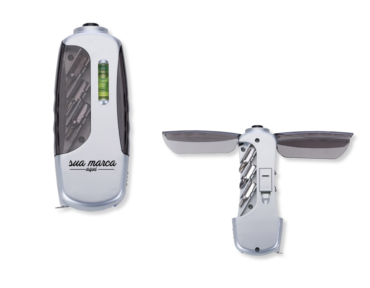 Kit ferramenta multifunções. Corpo prata com detalhes coloridos, abre pelas laterais e possui suporte superior para encaixar as pontas de cada chave. Possui 3 pontas de chaves Philips, 3 pontas de chave de fenda, nível, lanterna com botão para ligar/desligar e trena de 1 metro . Acompanha 3 baterias LR41.