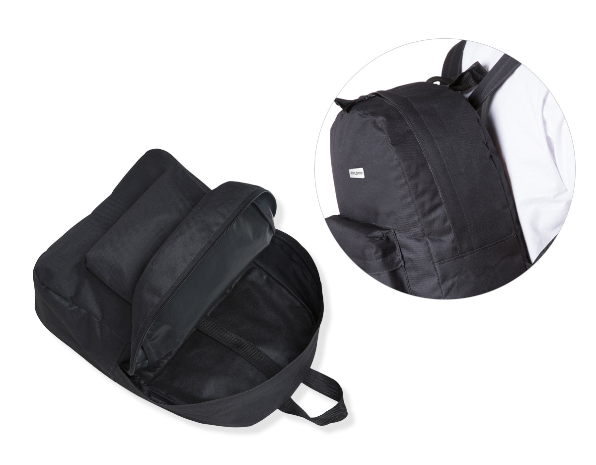 Mochila nylon 600 para notebook. Possui compartimento superior com bolso interno e bolso frontal. Zíperes com "pegador" de nylon, alças ajustáveis e alça de mão. Acompanha plaquinha metálica para personalização
