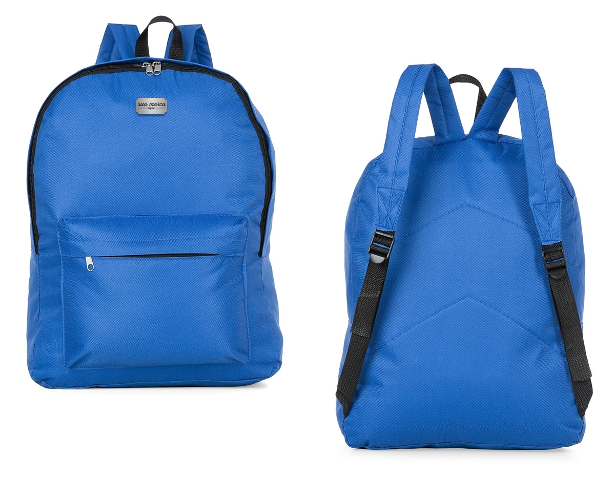 Mochila de nylon, possui um grande compartimento superior e bolso frontal. Alça superior de nylon e alças ajustáveis para as costas.