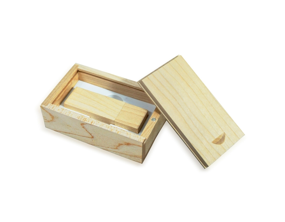 Conjunto estojo e pen drive bambu disponível nas capacidades de 8GB, 16GB  Estojo com tampa imantada e berço de espuma.