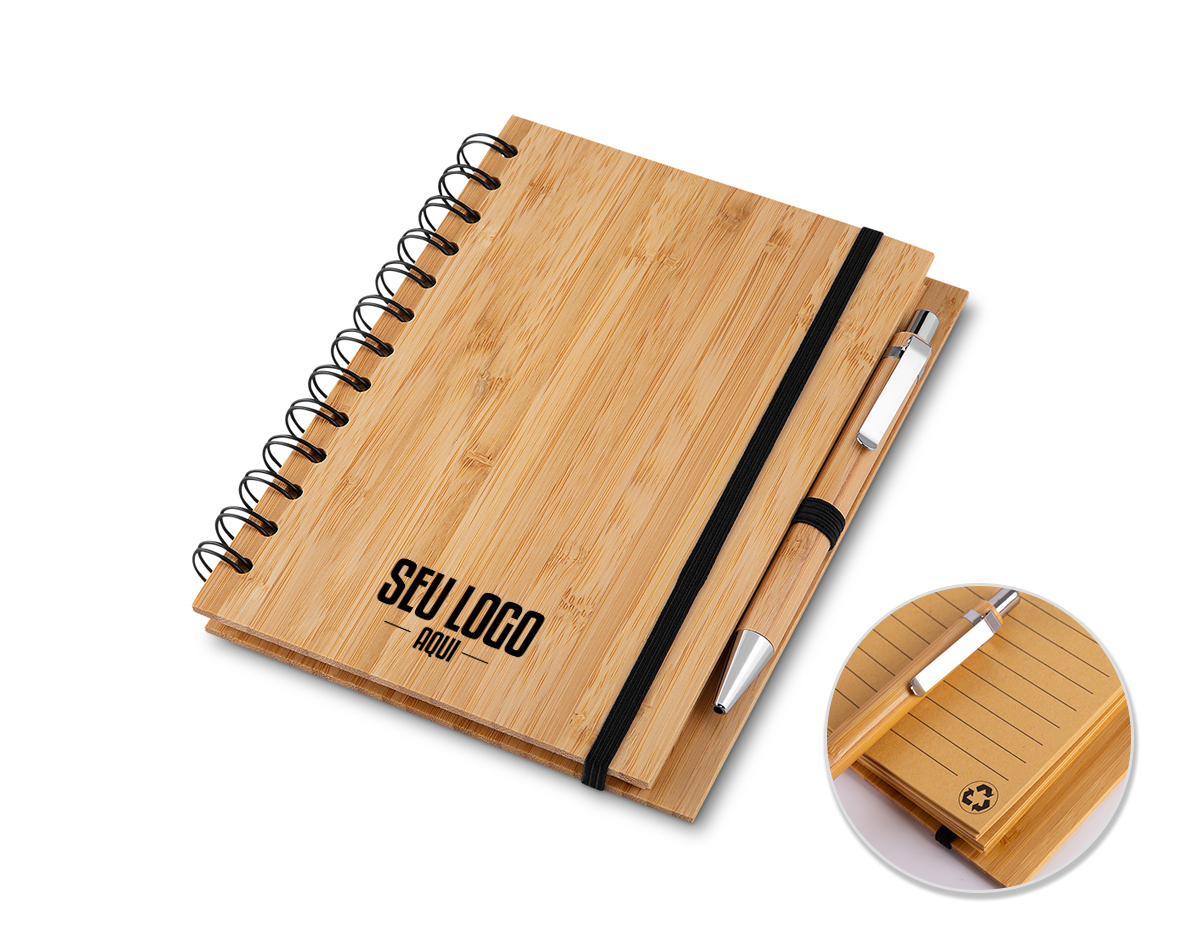 1 Bloco de anotações 18x13,5cm capa de bambu, com elástico, suporte para canetas e miolo com 70 folhas pautadas na cor bege;
1 Caneta de bambu com partes em metal.