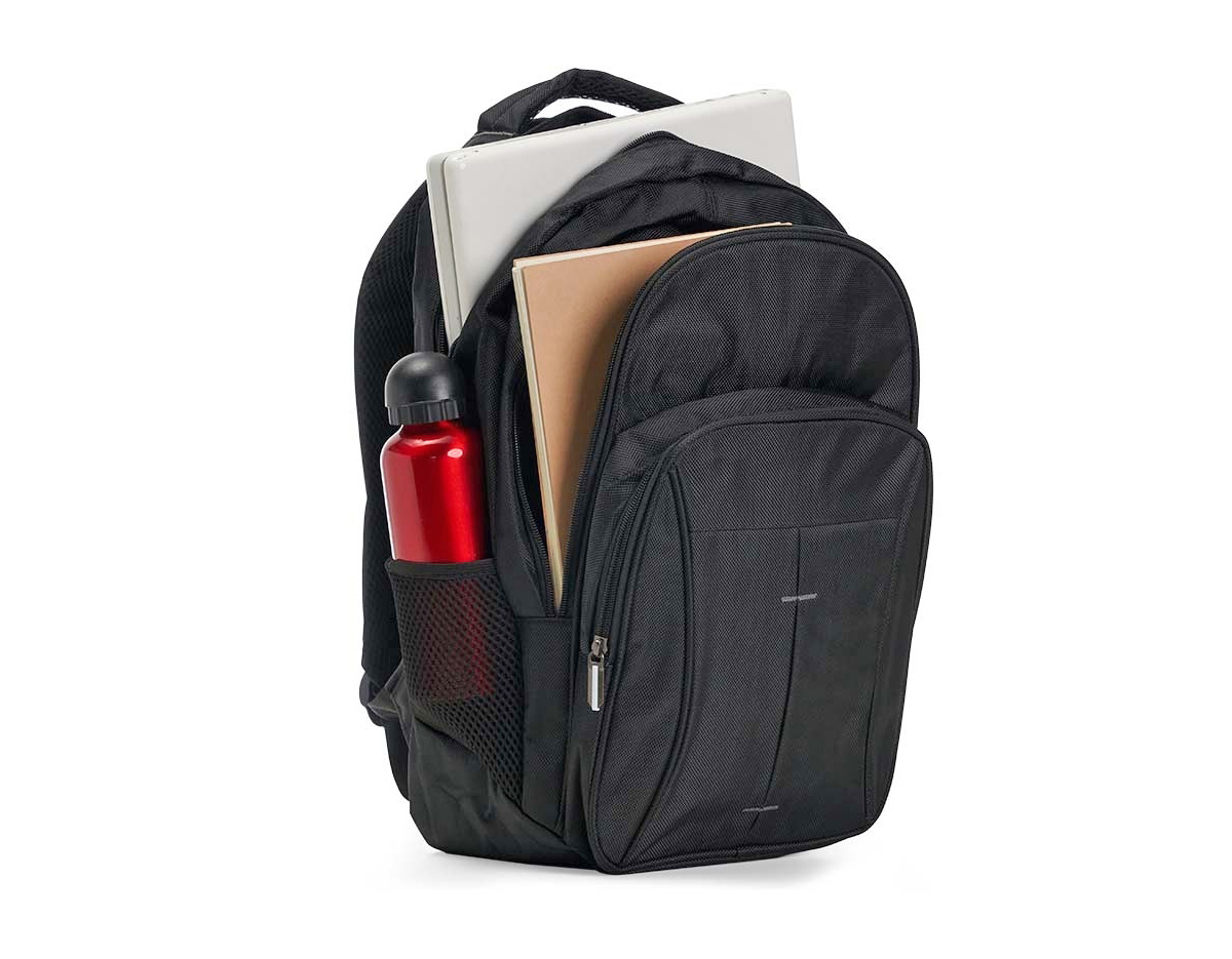 Mochila confeccionada em poliéster com compartimento para notebook. Contém compartimento grande com bolso para notebook até 15,6 polegadas, compartimento mediano com zíper, bolso frontal com ziper, alça de mão, alças de ombro e costas acolchoada com revestimento antitranspirante e bolsos laterais telados