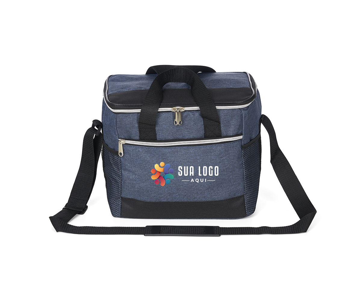 Bolsa térmica confeccionada em poliéster resistente à água e capacidade de até 15 litros. Possui revestimento interno em PEVA antivazamento, que ajuda a conservar a temperatura de alimentos e bebidas por mais tempo. Conta com bolso frontal com zíper, dois bolsos laterais em tela de nylon, alças de mão e alça transversal fixa, regulável e com apoio para ombro.