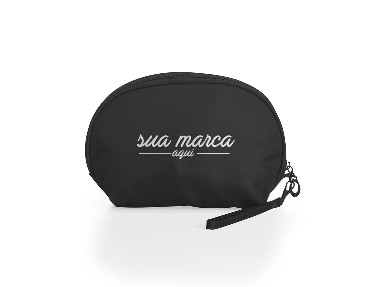 Necessaire impermeável de nylon com forro em poliéster, acompanha alça com gancho para encaixe.