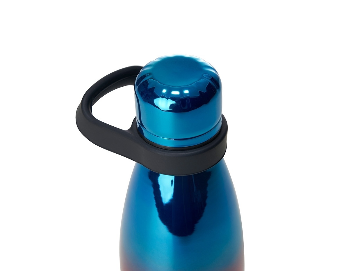 Garrafa térmica em Inox com parede dupla. Capacidade para 510ml. Acompanha tampa com vedação a prova de vazamento e alça de silicone para transporte.