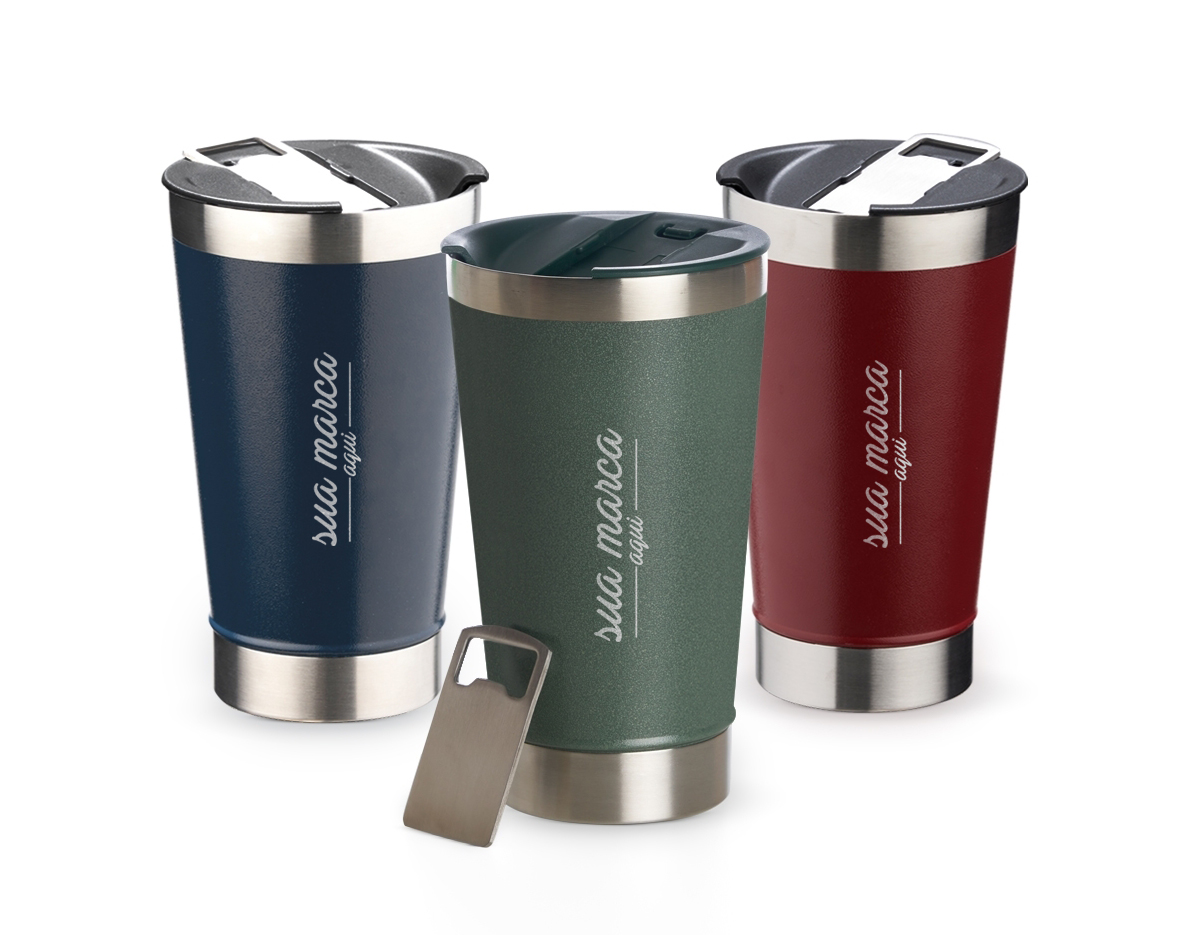 Copo térmico de inox com acabamento texturizado e capacidade 500ml, material livre de BPA. Contém tampa com abridor.