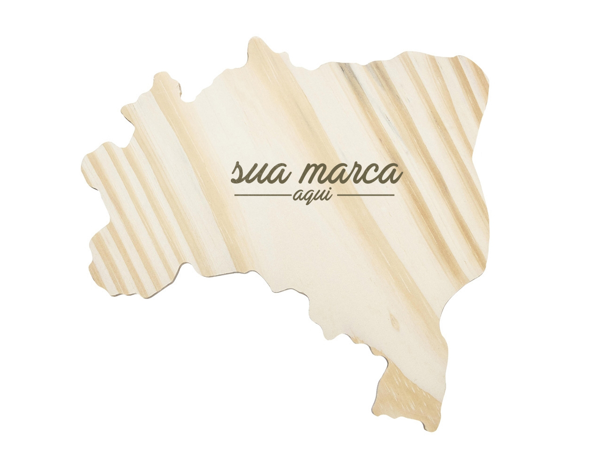 Kit caipirinha 3 peças. Contém uma tábua de madeira, um socador de madeira, um mexedor de acrílico e uma caixa de kraft com visor