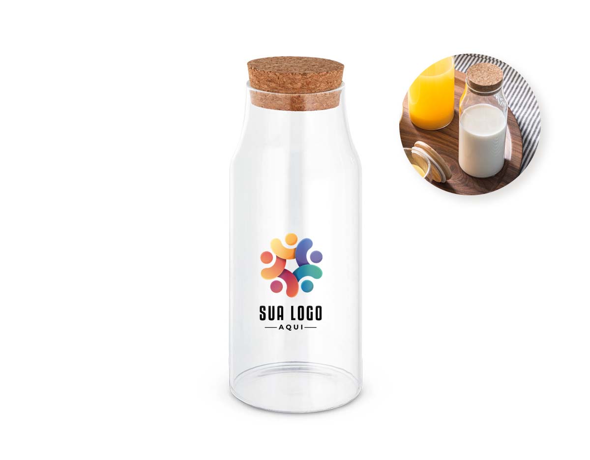 Garrafa de água para mesa em vidro borossilicato com tampa de cortiça. Capacidade até 800 mL. Fornecido em caixa presente de papel kraft reciclado. Certificação EU Food Grade.