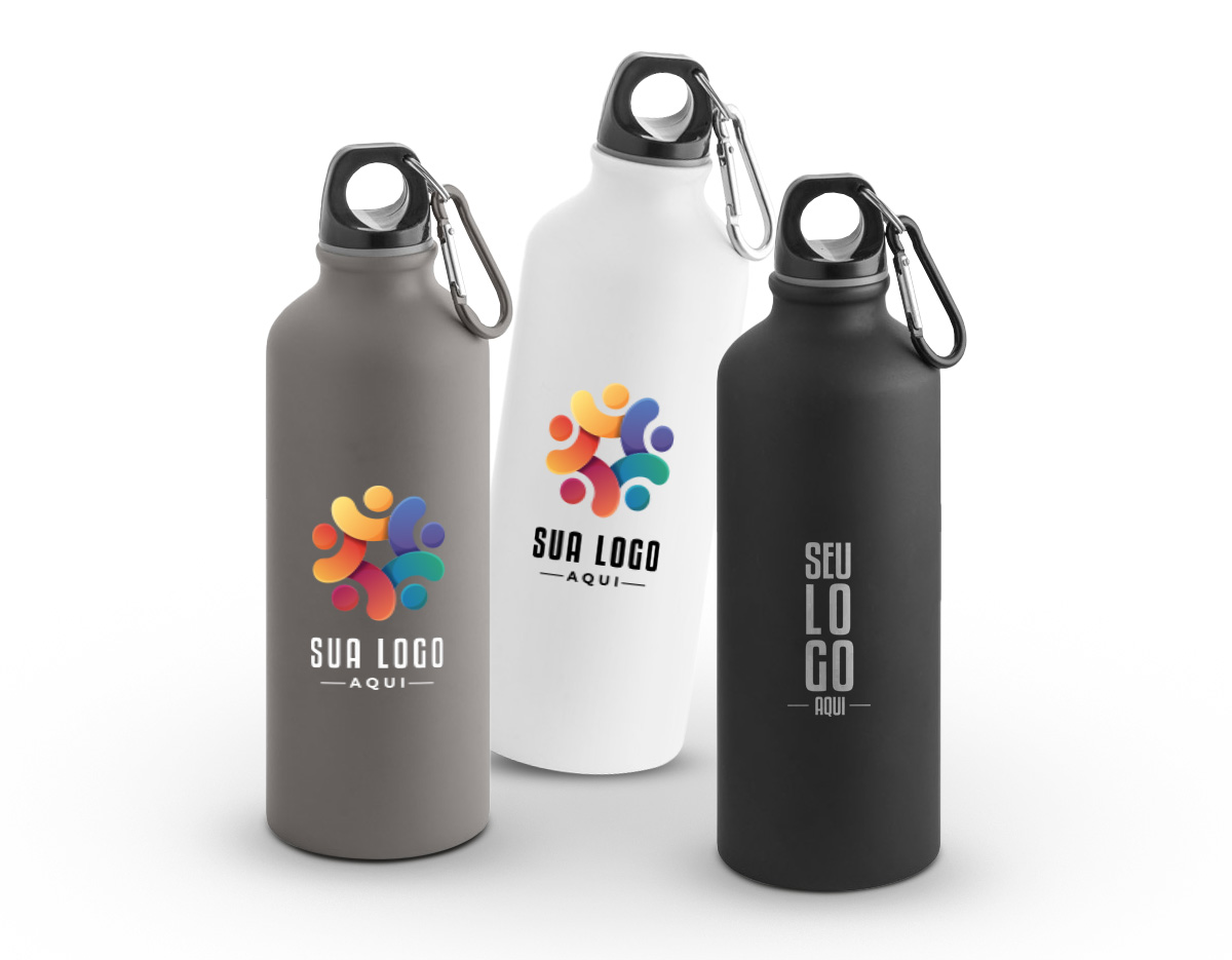 Squeeze em alumínio com acabamento mate e mosquetão para facilitar o transporte. Capacidade até 550 ml.