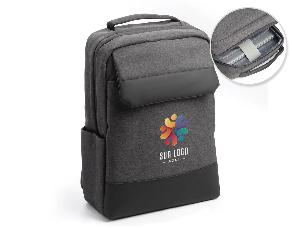 Mochila p/ Notebook em tecido poliéster
arte externa:
Bolso frontal com ziper.
Bolso pequeno na lateral direita.
Conector USB. Alça de mão. Alça de ombro acolchoada.
Engate para mala de viagem.
Parte interna:
Compartimento acolchoado p/ notebook até 15 polegadas.