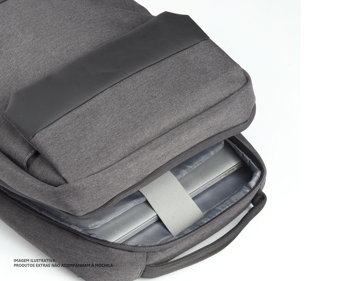 Mochila p/ Notebook em tecido poliéster
arte externa:
Bolso frontal com ziper.
Bolso pequeno na lateral direita.
Conector USB. Alça de mão. Alça de ombro acolchoada.
Engate para mala de viagem.
Parte interna:
Compartimento acolchoado p/ notebook até 15 polegadas.