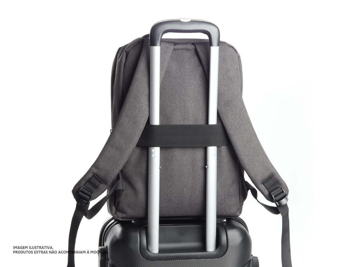 Mochila p/ Notebook em tecido poliéster
arte externa:
Bolso frontal com ziper.
Bolso pequeno na lateral direita.
Conector USB. Alça de mão. Alça de ombro acolchoada.
Engate para mala de viagem.
Parte interna:
Compartimento acolchoado p/ notebook até 15 polegadas.