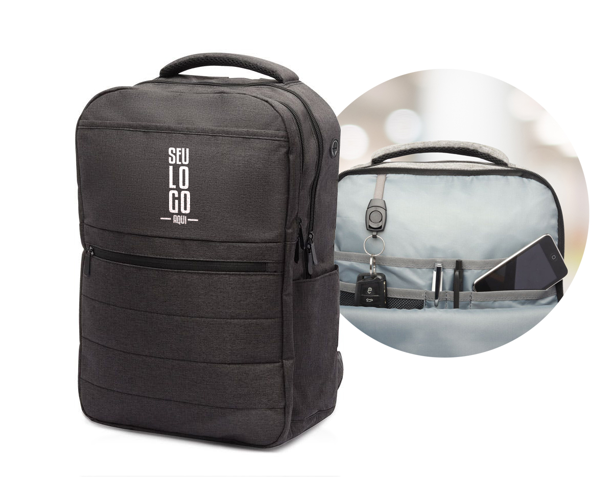 Mochila para notebook em tecido poliéster 300D.
Parte externa: 2 compartimentos, 2 bolsos laterais, bolso frontal com zíper, saída USB e fone de ouvido. Mochila com alça de mão e ombro acolchoadas.
Parte interna: Divisórias internas para canetas, documentos, telefone celular e porta chaves. Compartimento acolchoado para notebook de até 15
