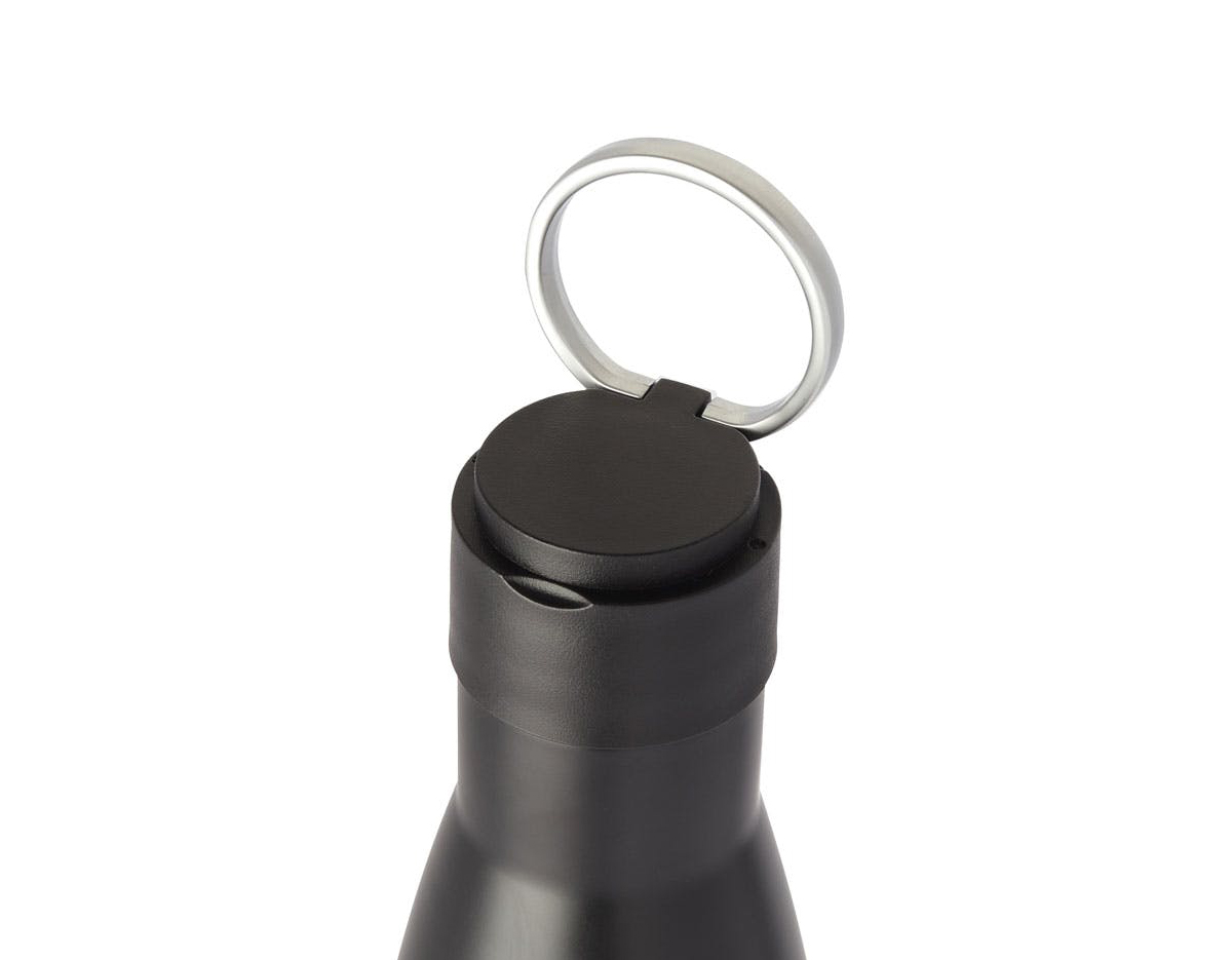 Garrafa térmica em aço inox isolada a vácuo com parede dupla, tampa de plástico com alça de transporte de aço inoxidável. Com capacidade de até 500ml.