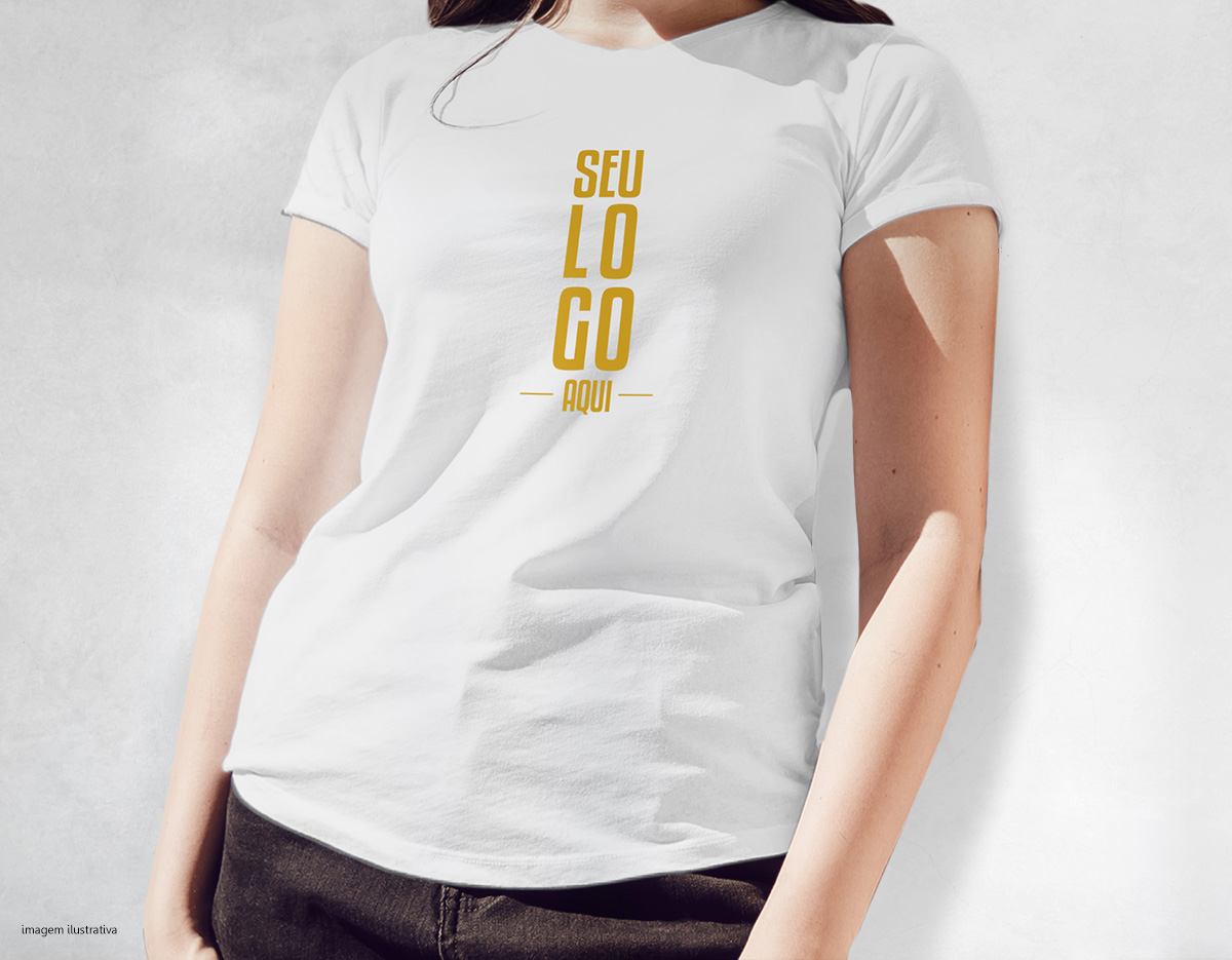 Camiseta feminina, confeccionada em tecido meia malha, 100% algodão (170 g/m2) e com fio 30/1 penteado. Com gola em ribana 1,5X1,5 com fita de reforço  e com costura dupla nas mangas, barra de fundo e laterais. Tamanhos: P, M, G, GG e XGG.
