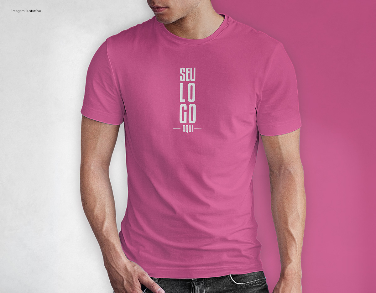 Camiseta tradicional, confeccionada em tecido meia malha, 100% algodão (165 g/m2) e com fio 30/1 misto. Com gola em ribana 1,5X1,5 com fita de reforço  e com costura dupla nas mangas, barra de fundo e laterais. Tamanhos: P, M, G, GG e XGG.