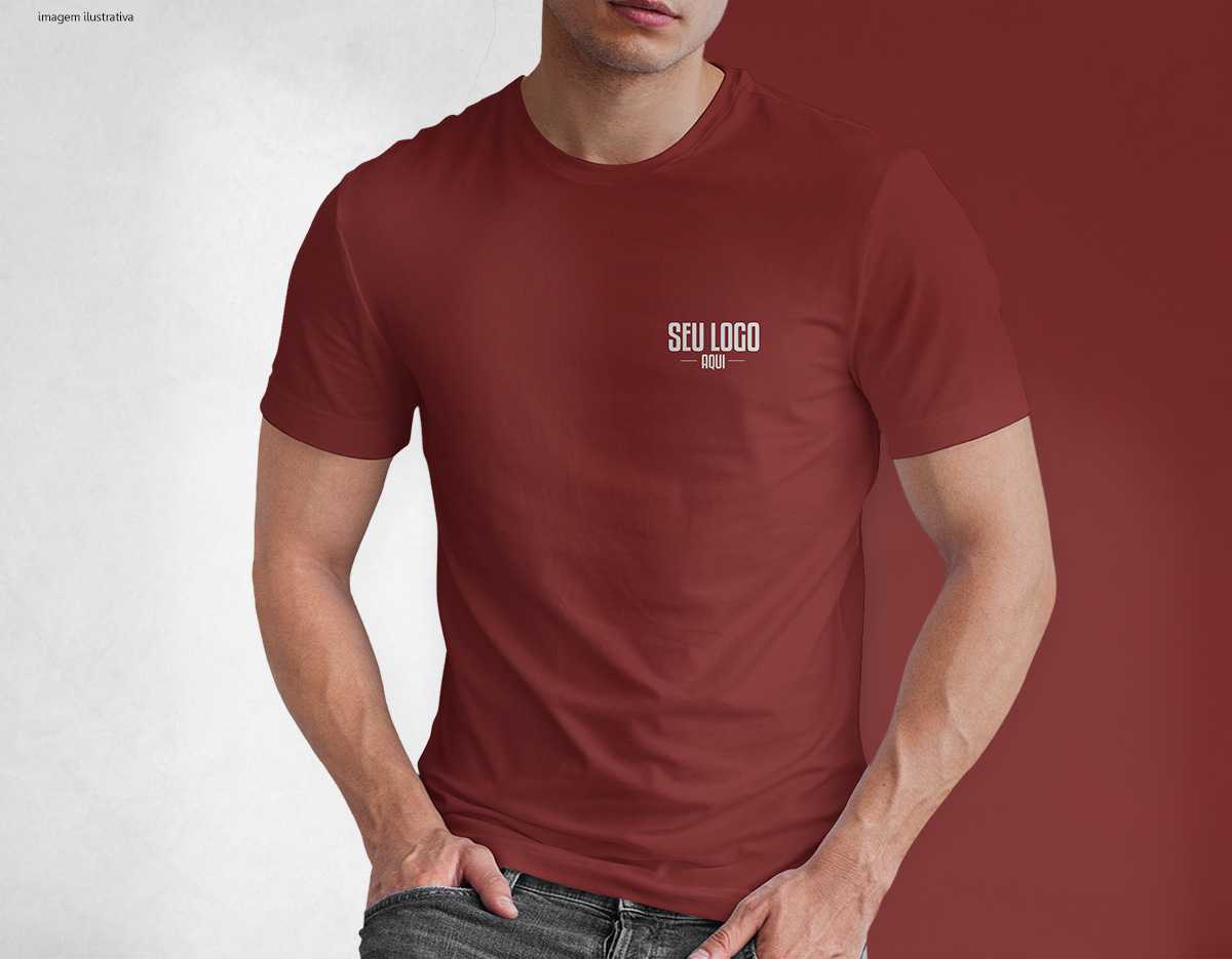 Camiseta tradicional, confeccionada em tecido meia malha, 100% algodão (135 g/m2) e com fio 30/1 misto. Com gola em ribana 1,5X1,5 com fita de reforço  e com costura dupla nas mangas, barra de fundo e laterais. Tamanhos: P, M, G e GG.