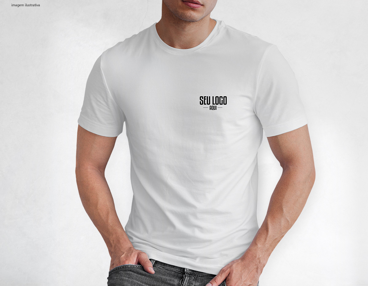 Camiseta tradicional, confeccionada em tecido meia malha, 100% algodão (135 g/m2) e com fio 30/1 misto. Com gola em ribana 1,5X1,5 com fita de reforço  e com costura dupla nas mangas, barra de fundo e laterais. Tamanhos: P, M, G e GG.