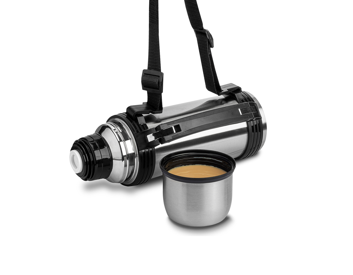 Garrafa térmica em aço inox com parede dupla isolada a vácuo,com capacidade de até 1,2l. Além de garantir a temperatura ideal do líquido por horas, é muito fácil de ser transportada por sua alça lateral que torna o uso desse potente recipiente muito mais simples. Tampa rosqueável e anel de silicone para vedação na tampa.