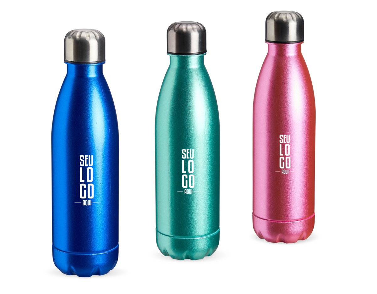 Garrafa plástica com tampa de alumínio, capacidade de 680ml.