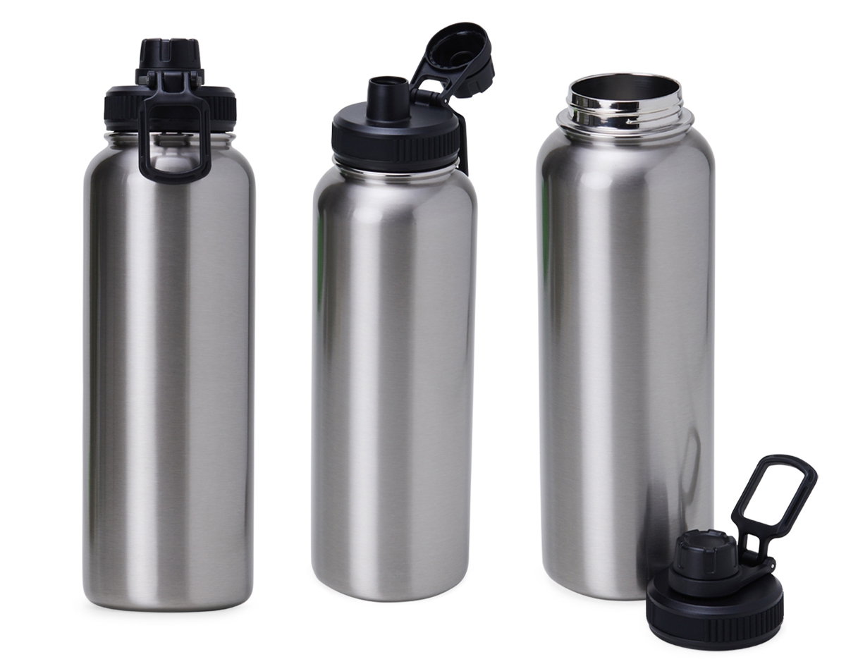 Garrafa térmica feita em inox com parede dupla livre de BPA, capacidade de 1,2 litros. Tampa com alça para transporte e tampa de proteção para o bocal.