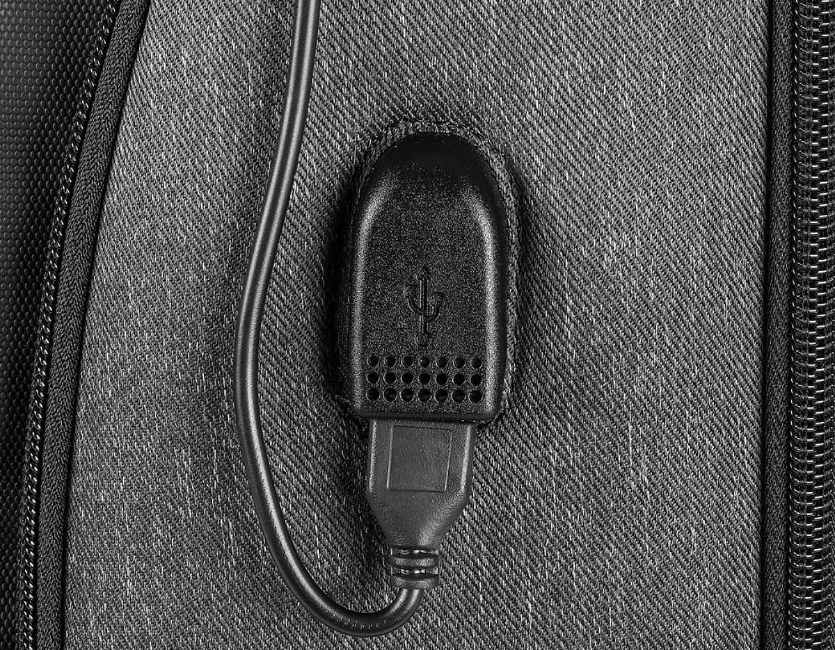 Mochila Premium para notebook em tecido poliéster.
