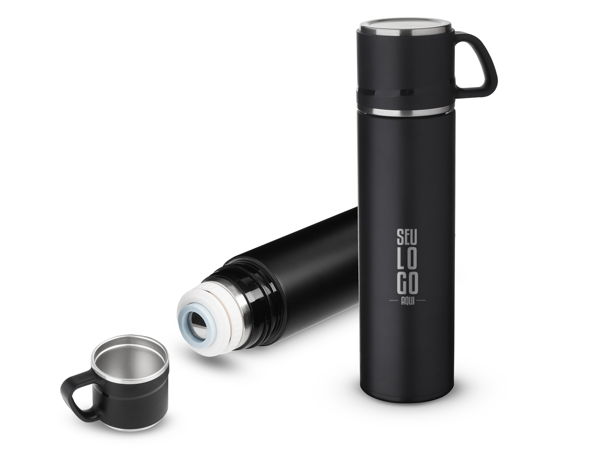 Garrafa térmica em aço inox com parede dupla isolada a vácuo, com capacidade de até 550ml. Tampa removível que possibilita o uso como caneca, anel de silicone para vedação