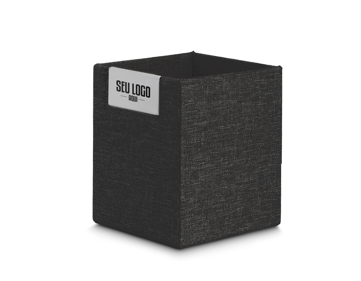 Porta objetos geralemente utilizados para canetas, lápis, marca texto e afins. Ideal para compor a mesa de escritório.