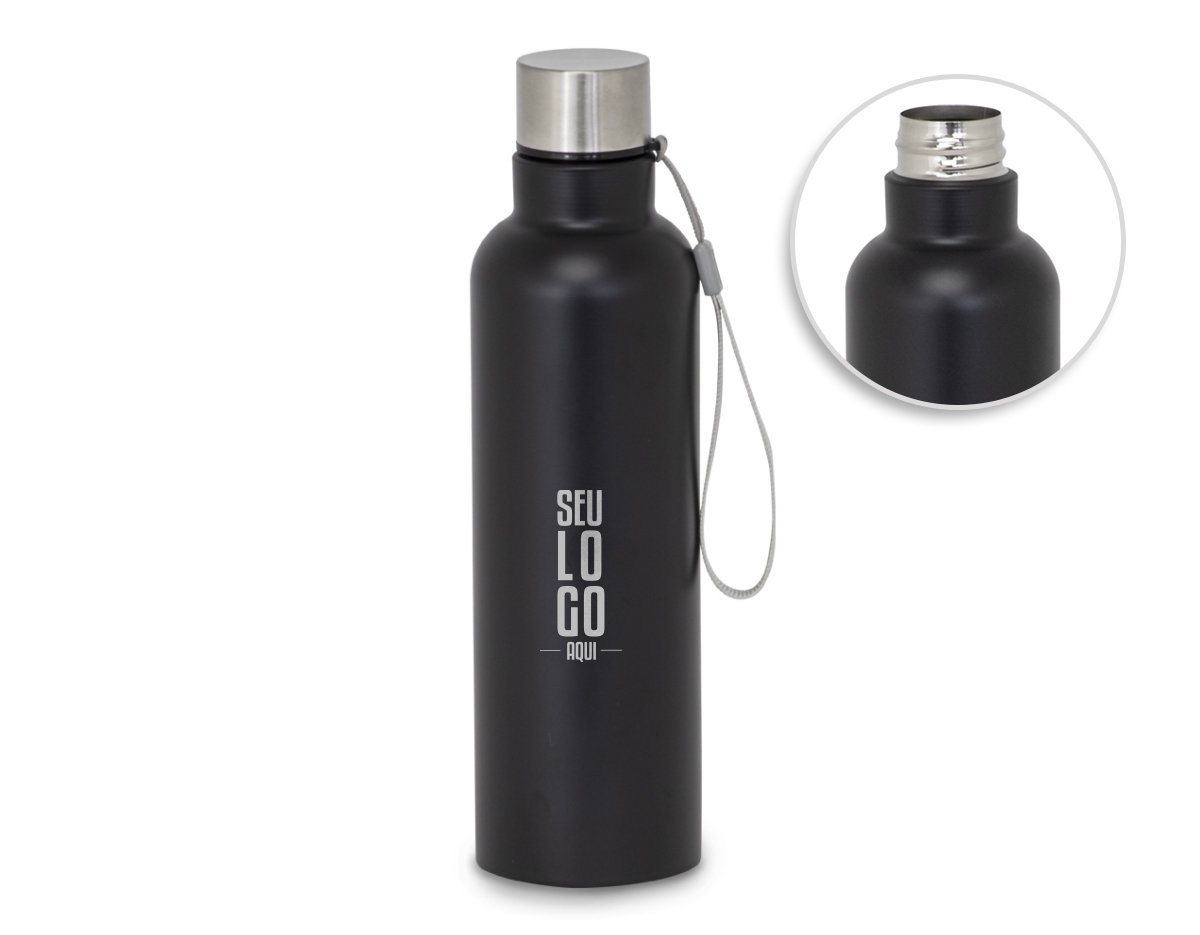 Garrafa Inox 900ml. Acompanha tampa plástica com revestimento em inox e cordão para transporte.