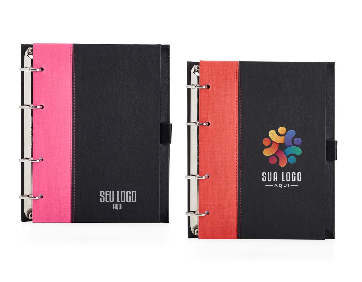 Caderno fichário em couro sintético. Possui suporte na lateral para caneta ( não acompanha) e aproximadamente 100 folhas.