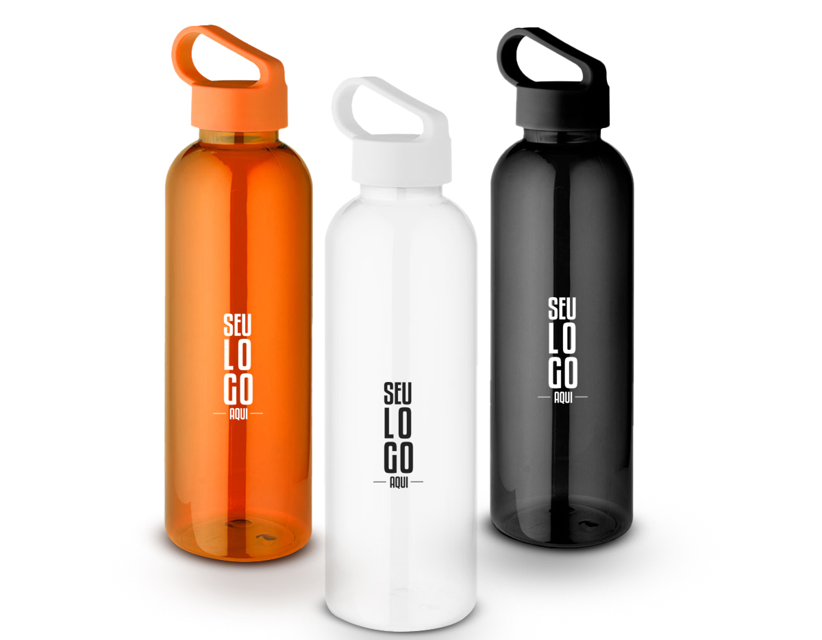 Esta garrafa RPET, feita de material reciclado, tem capacidade para até 550ml, sendo uma escolha consciente para reduzir o impacto ambiental. Sua tampa plástica possui uma alça integrada, proporcionando praticidade no transporte. Ideal para manter-se hidratado(a) durante atividades físicas, viagens ou no dia a dia, enquanto contribui para a preservação do meio ambient