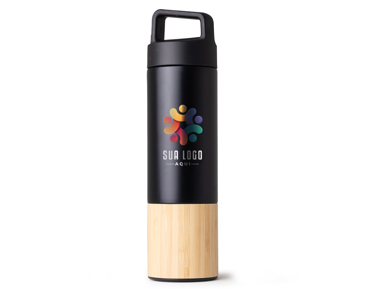 Garrafa térmica de 550 ml e infusor em inox, livre de BPA. Possui detalhe em bambu, tampa plástica com alça e base antiderrapante.