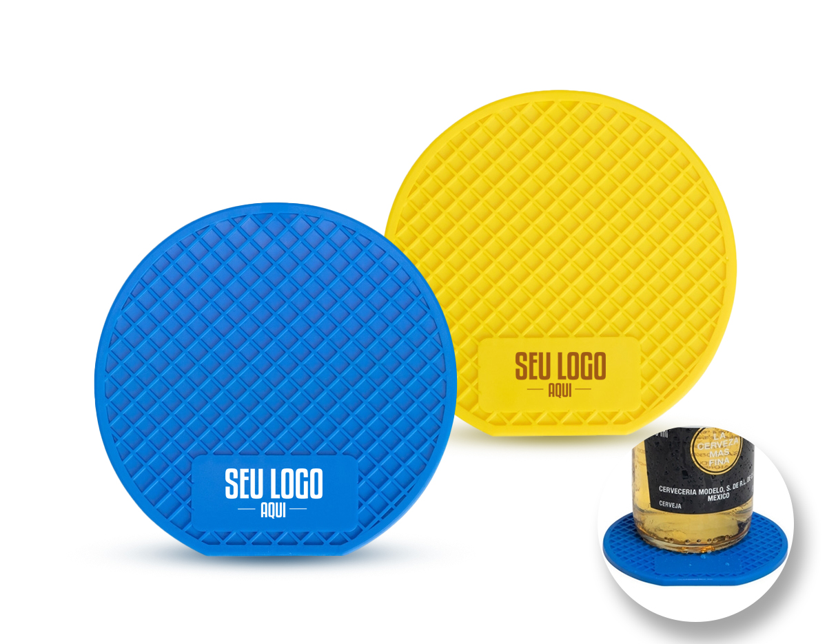 Porta-copo em PVC resistente, garantindo proteção para suas superfícies. Pedido mínimo em múltiplos de 20 peças. Ideal para uso doméstico ou comercial.