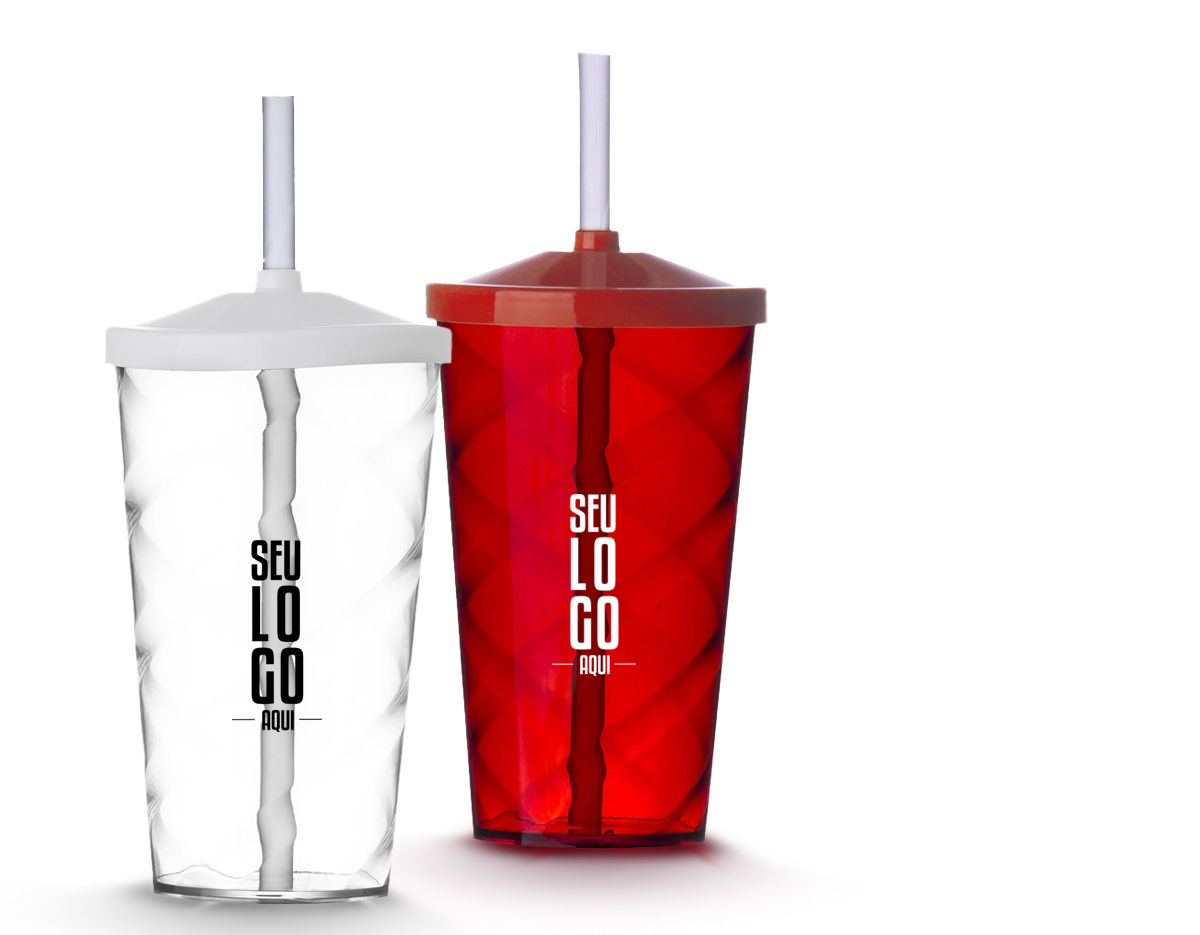 Copo de poliestireno com capacidade de 550ml, acompanhado de canudo. Sua coloração vibrante destaca-se com detalhes em espiral, conferindo um toque único. O canudo feito de plástico biodegradável, garante uma experiência sustentável. Ideal para bebidas refrescantes em dias ensolarados, seja em casa, no trabalho ou em eventos ao ar livre. Adicione um toque de estilo e consciência ambiental ao seu momento de consumo.