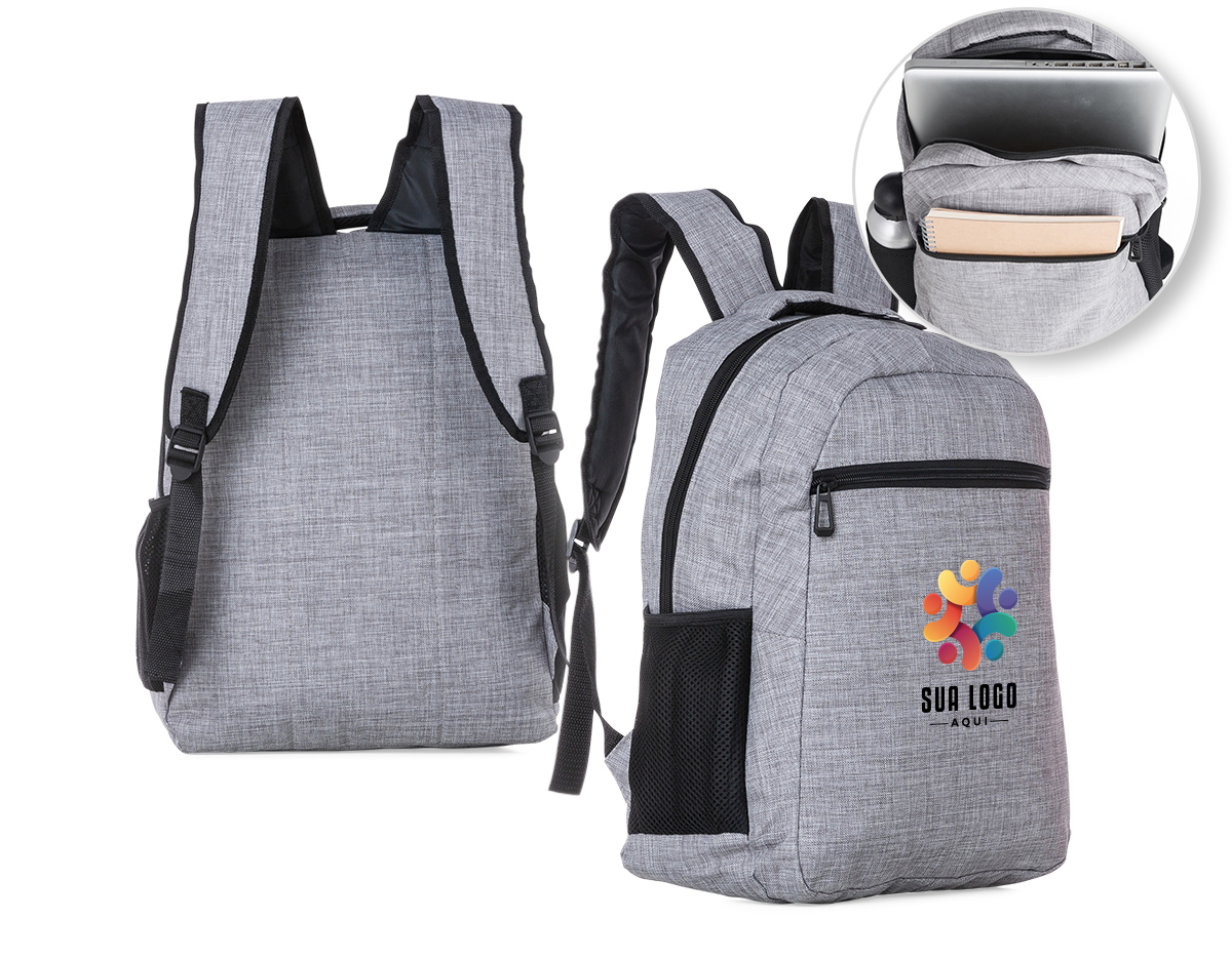 Mochila confeccionada em poliéster com compartimento para notebook até 15,6 polegadas. Contém um compartimento grande, compartimento frontal e bolsos laterais em malha. Alça de mão com revestimento espumado e alças para as costas ajustáveis.