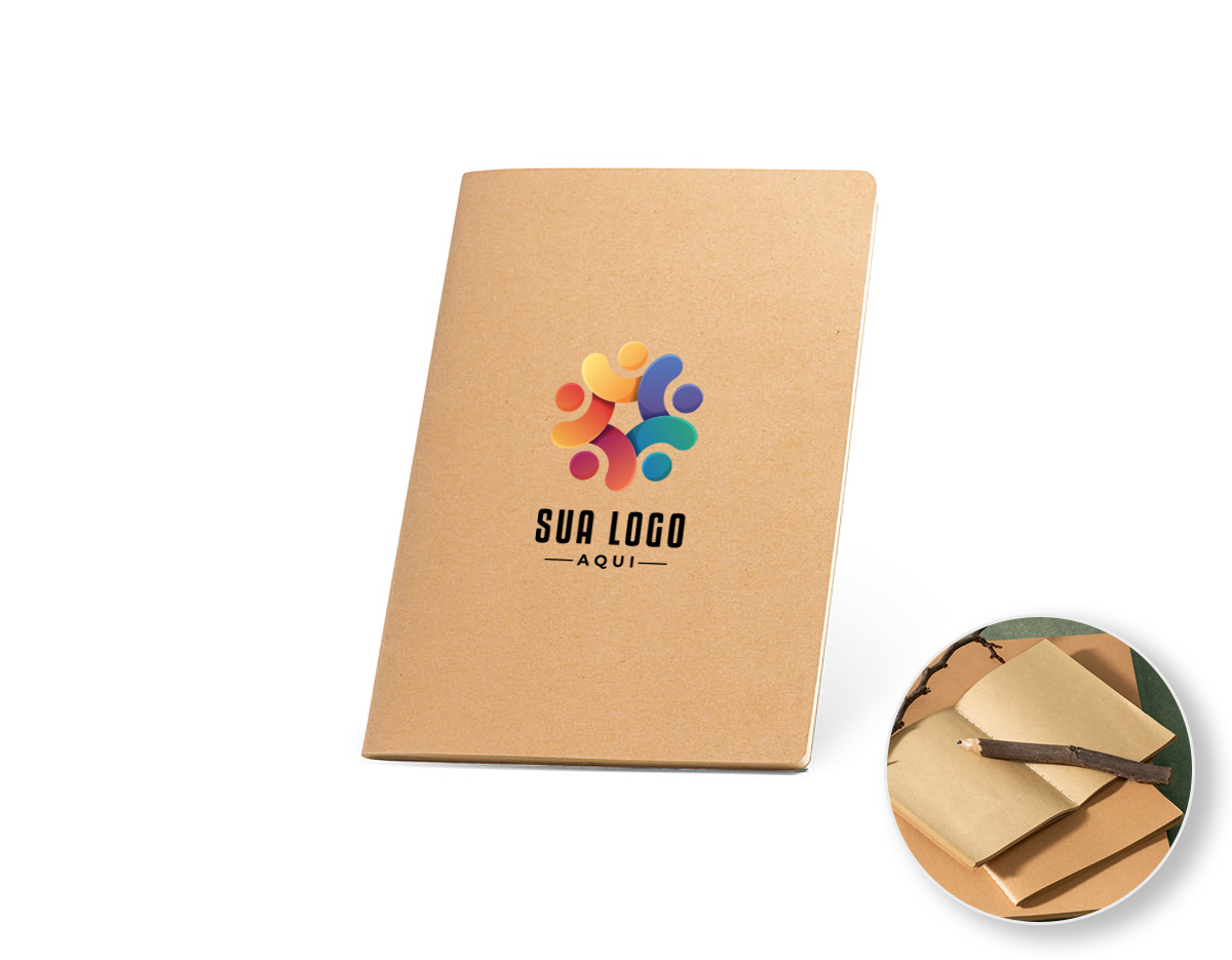 Caderno A5 de capa flexível em cartão (250 g/m²) e cantos redondos. Com 40 folhas lisas, costuradas, em papel reciclado proveniente de gestão florestal sustentável. 140 x 210 mm