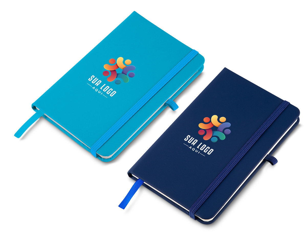 Moleskine material sintético com capa dura e marca página com 80 folhas pautadas.