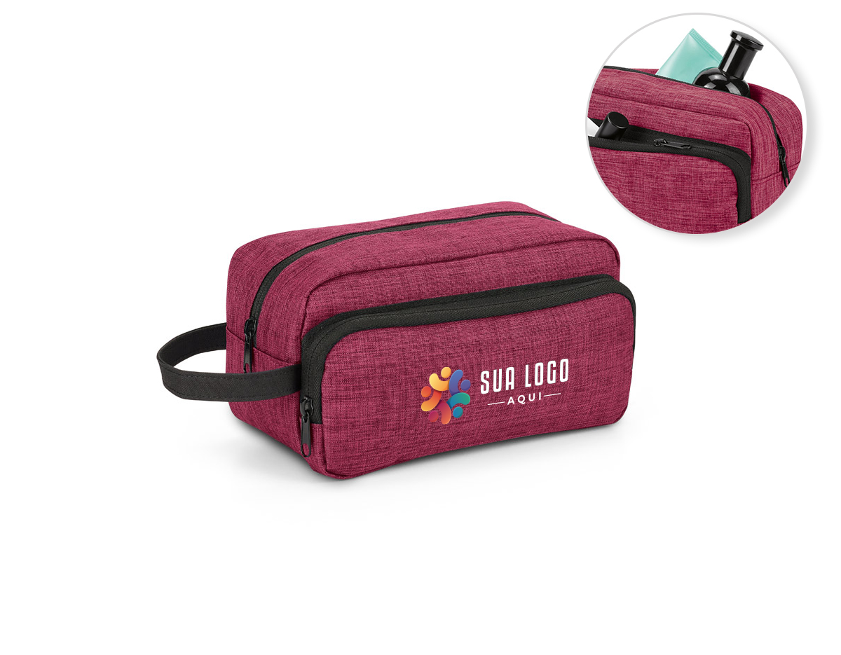 Bolsa de cosméticos em tecido 300D de alta densidade, com dimensões de 220 x 115 x 115 mm. Possui alça para transporte, bolso frontal com zíper e interior forrado, ideal para organizar e proteger seus itens de beleza.