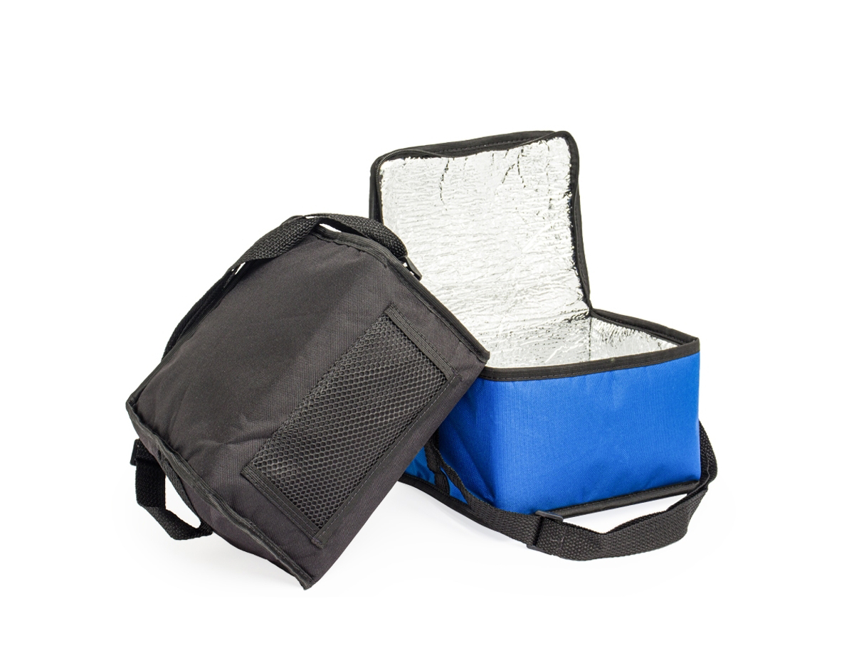 Leve o essencial para onde quiser com nossa Bolsa Térmica de 8 Litros. Feita de nylon resistente, esta bolsa combina durabilidade e leveza. Contém um bolso de rede na parte de trás, uma alça de mão prática e uma alça ajustável para as costas. Tudo isso para oferecer praticidade e conforto ao dia a dia.