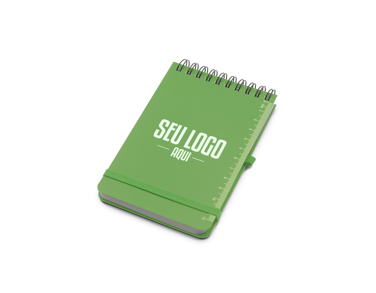 Este mini caderno é confeccionado em PP reciclável, promovendo a sustentabilidade. Possui um suporte prático para caneta e conta com 60 folhas pautadas, ideal para anotações do dia a dia. Compacto e leve, é perfeito para quem busca organização e praticidade em qualquer lugar. Uma opção funcional que combina responsabilidade ambiental e utilidade.