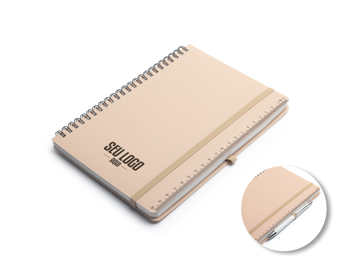 Caderno de anotações feito em PP reciclável, apresenta um suporte prático para caneta e contém 70 folhas pautadas. Seu design funcional é ideal para anotações do dia a dia, promovendo a sustentabilidade sem abrir mão da utilidade. Uma opção consciente para quem valoriza o meio ambiente.