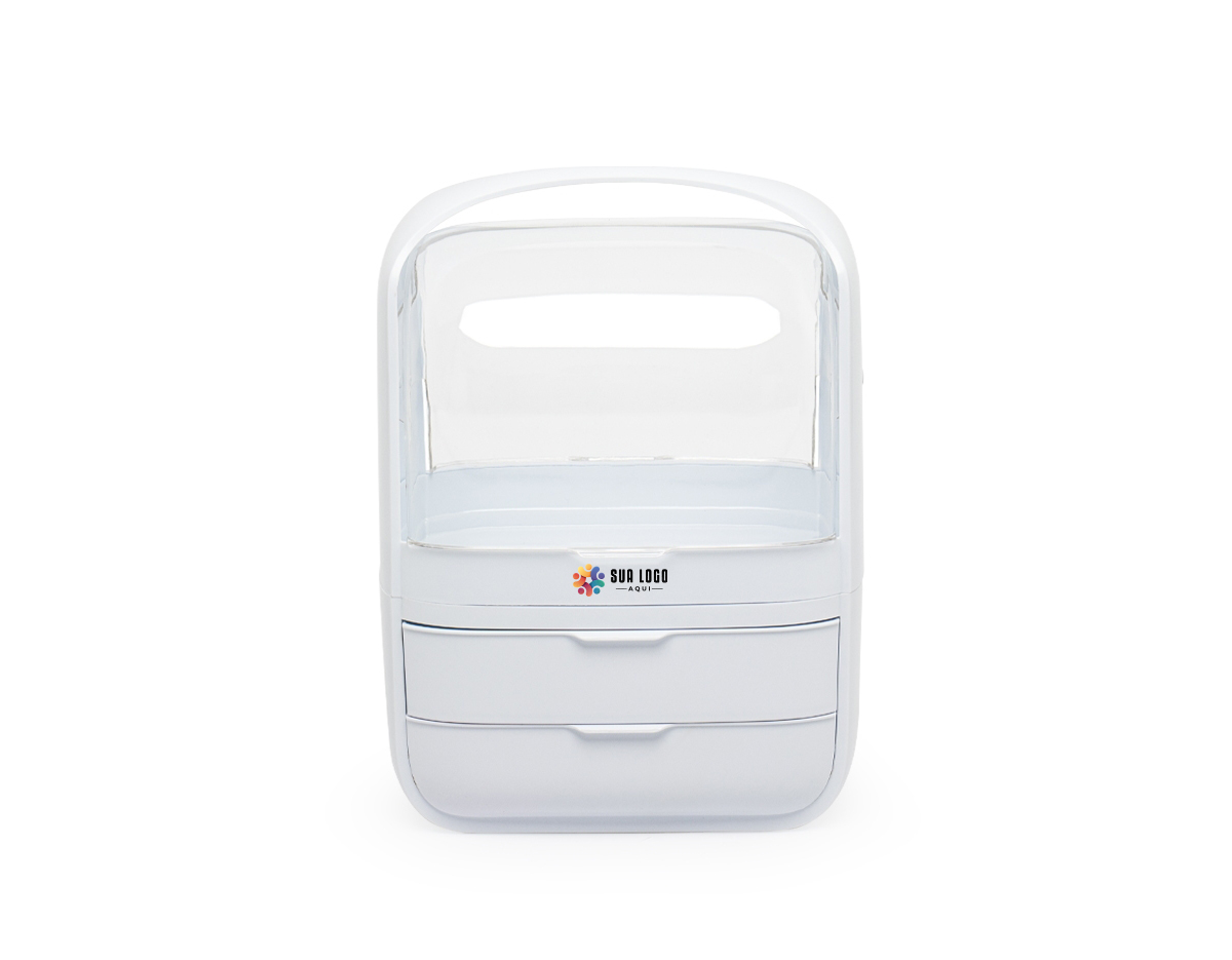 A caixa organizadora para maquiagens e cosméticos é prática e eficiente. Feita em plástico resistente com tampas de acrílico, ela protege os itens contra poeira e umidade, garantindo que tudo fique sempre seguro e preservado. Com um compartimento principal espaçoso e duas gavetas extras, é possível armazenar tudo de forma organizada. Além disso, a alça de transporte facilita levar a caixa para qualquer lugar, transformando qualquer ambiente no espaço perfeito para a rotina de beleza.